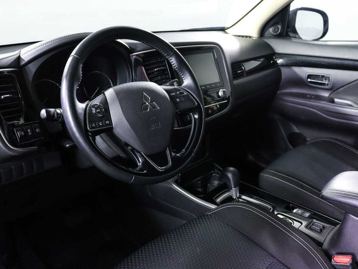 Mitsubishi Outlander 2021 года с пробегом. Фото: #11