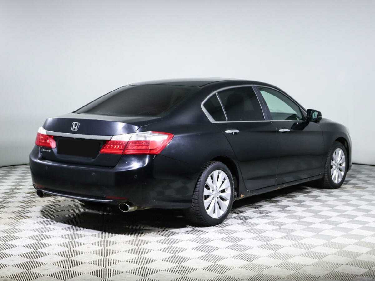 Honda Accord 2013 года с пробегом. Фото: #3