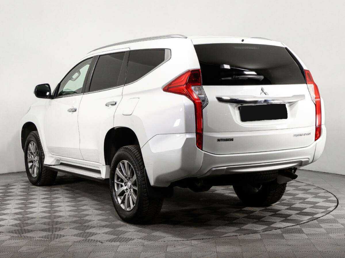 Mitsubishi Pajero Sport 2018 года с пробегом. Фото: #5