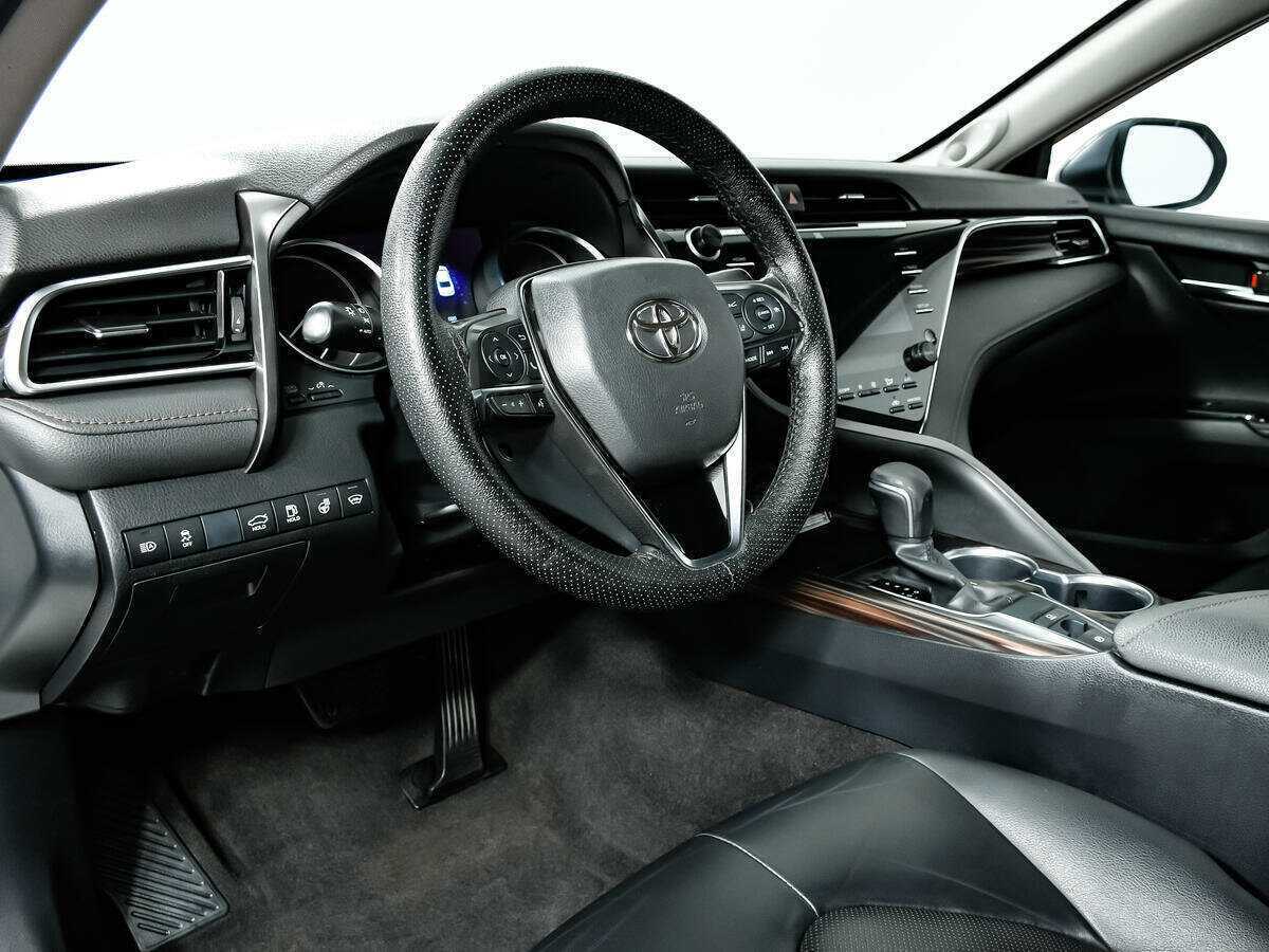 Toyota Camry 2019 года с пробегом. Фото: #10