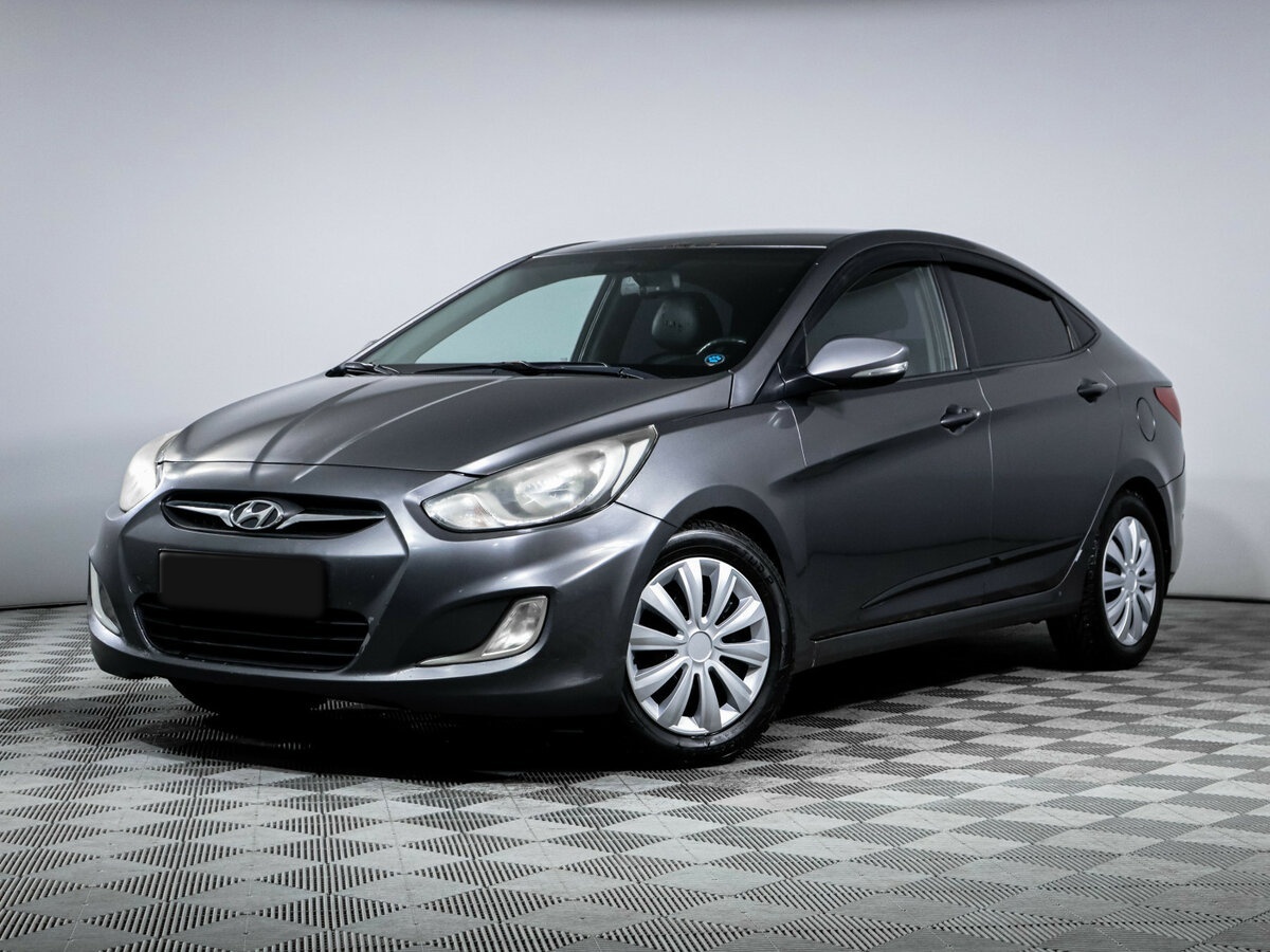 Hyundai Solaris 2012 года с пробегом. Посмотреть фото