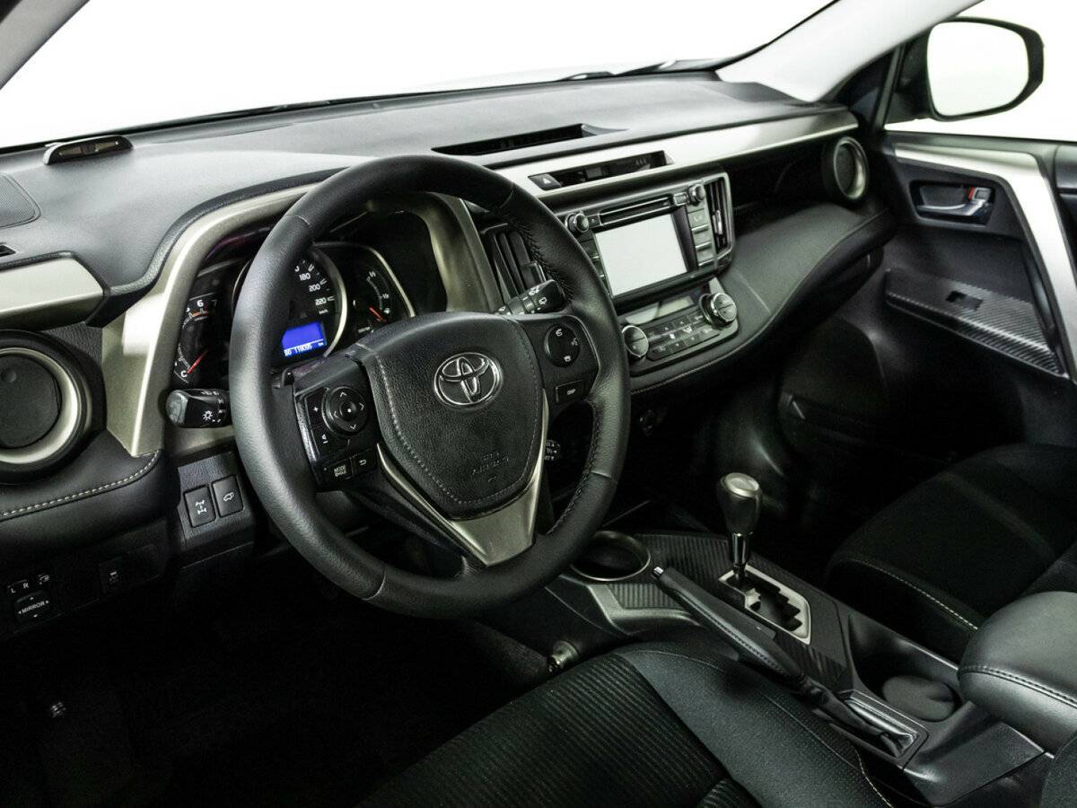 Toyota RAV4 2015 года с пробегом. Фото: #10