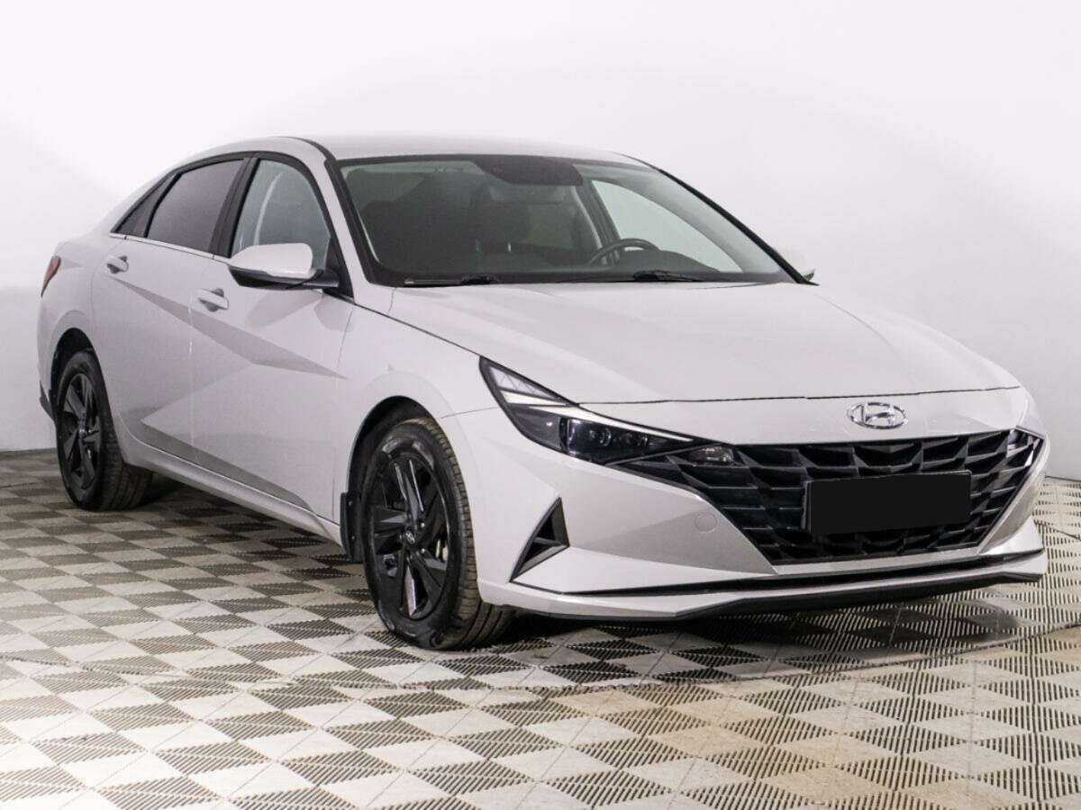 Hyundai Elantra 2021 года с пробегом. Фото: #2