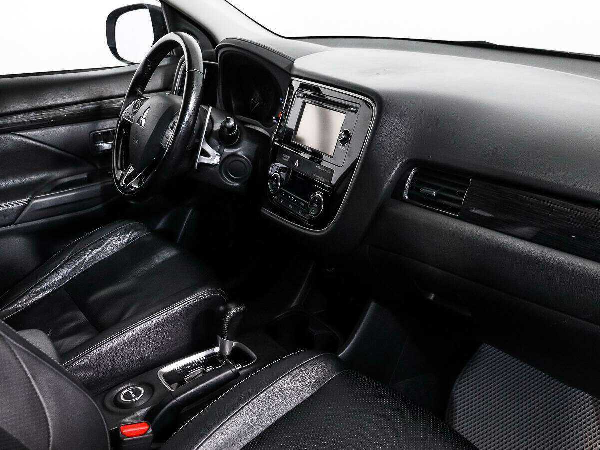 Mitsubishi Outlander 2016 года с пробегом. Фото: #12