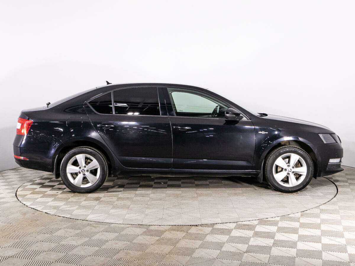 Skoda Octavia 2019 года с пробегом. Фото: #3