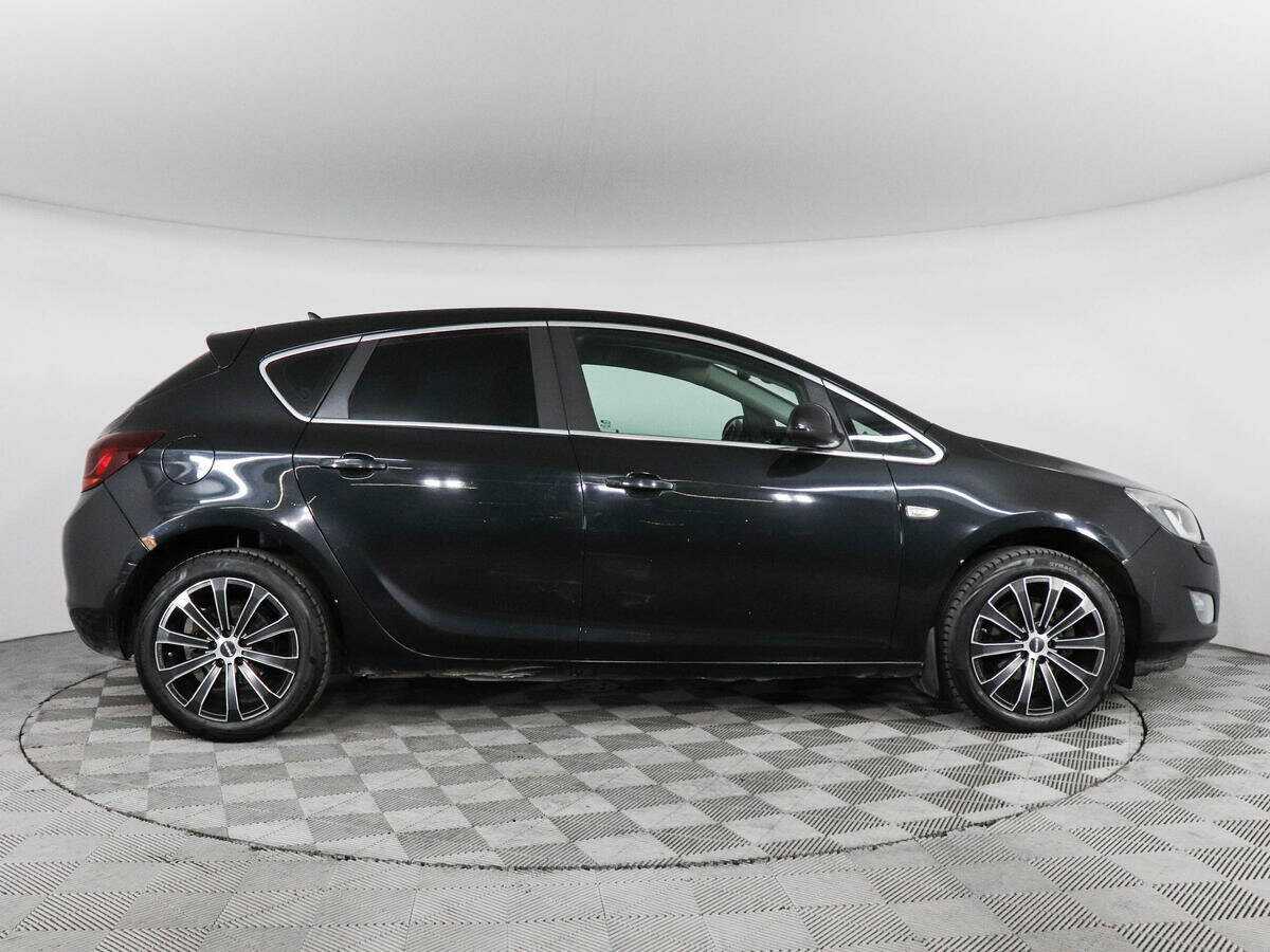 Opel Astra 2012 года с пробегом. Фото: #3
