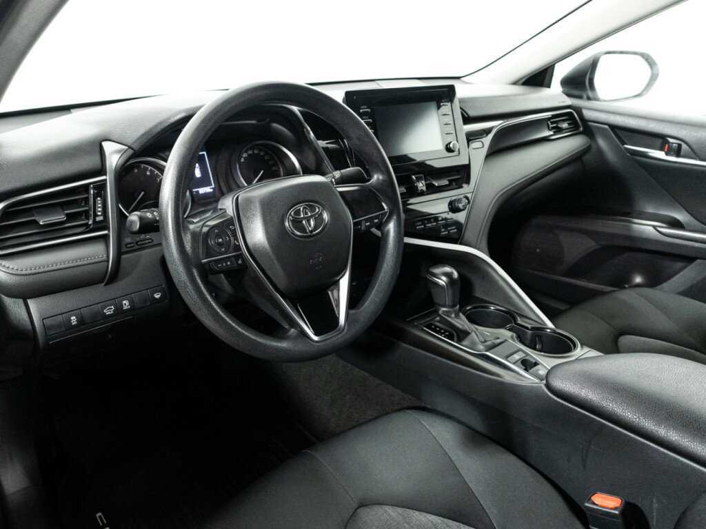 Toyota Camry 2021 года с пробегом. Фото: #10
