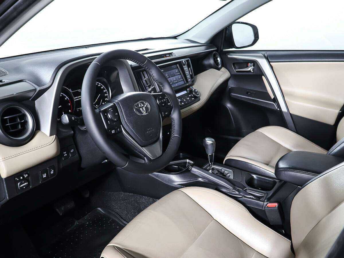 Toyota RAV4 2018 года с пробегом. Фото: #11