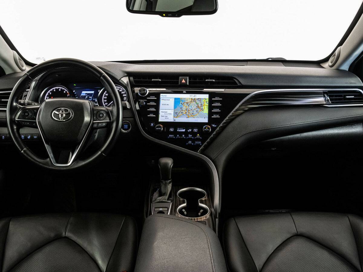 Toyota Camry 2019 года с пробегом. Фото: #9
