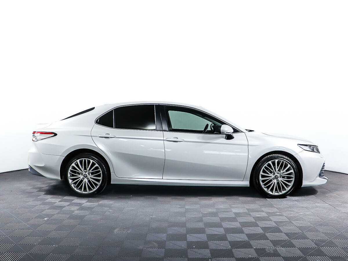 Toyota Camry 2020 года с пробегом. Фото: #3