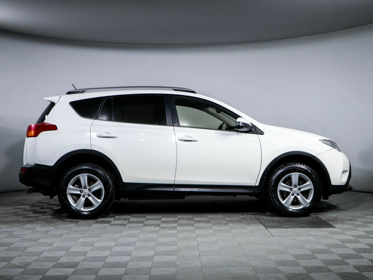Toyota RAV4 2013 года с пробегом. Фото: #3