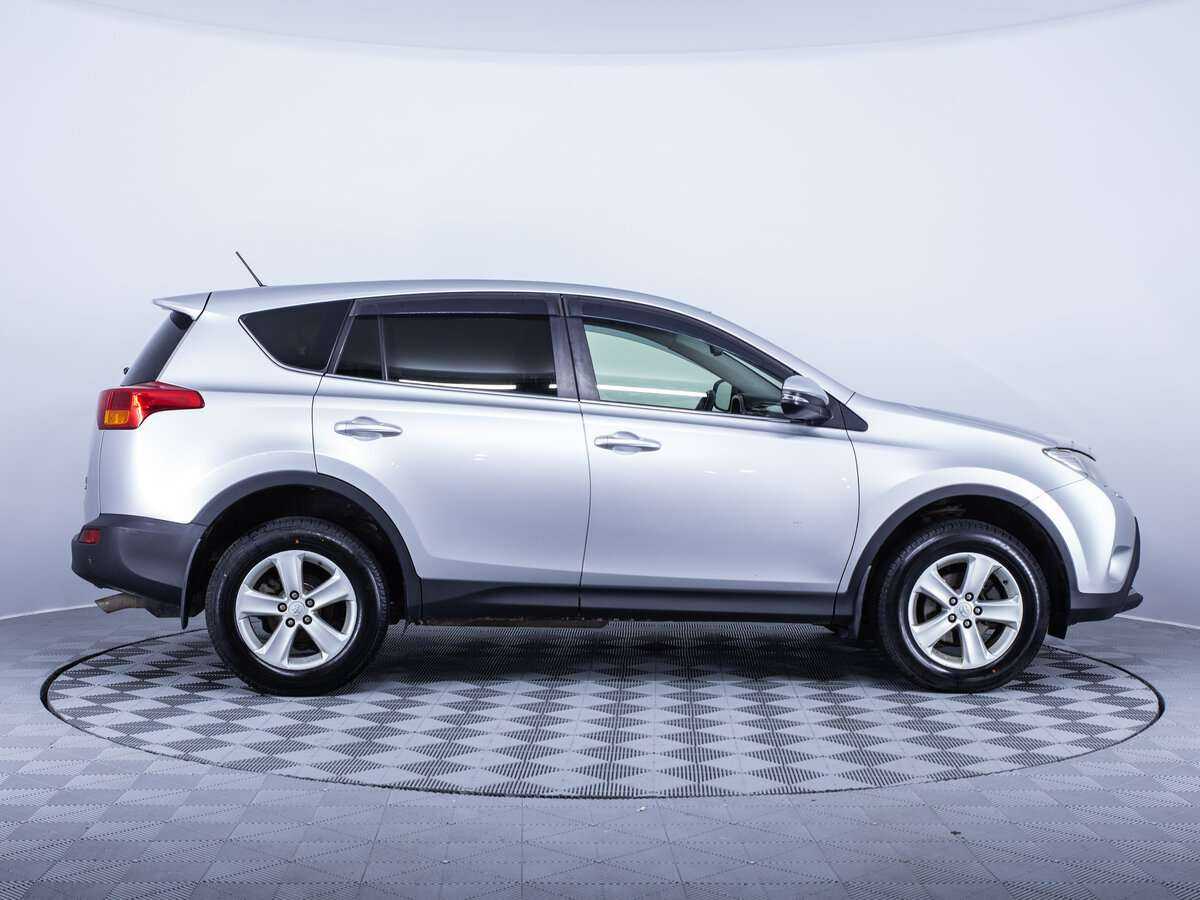 Toyota RAV4 2013 года с пробегом. Фото: #3