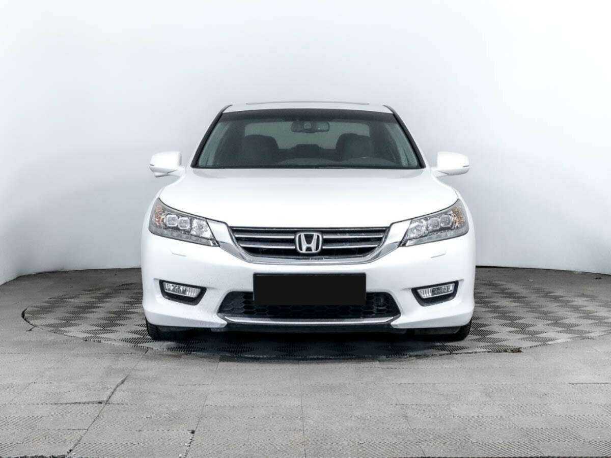 Honda Accord 2013 года с пробегом. Фото: #1