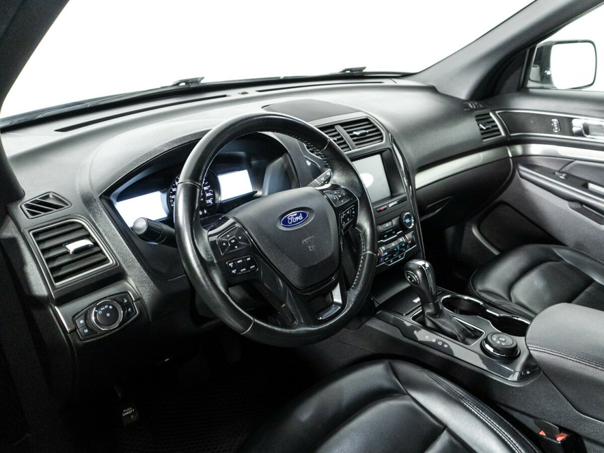 Ford Explorer 2019 года с пробегом. Фото: #8