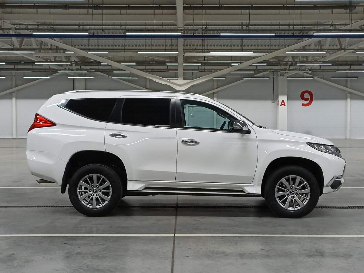 Mitsubishi Pajero Sport 2018 года с пробегом. Фото: #3