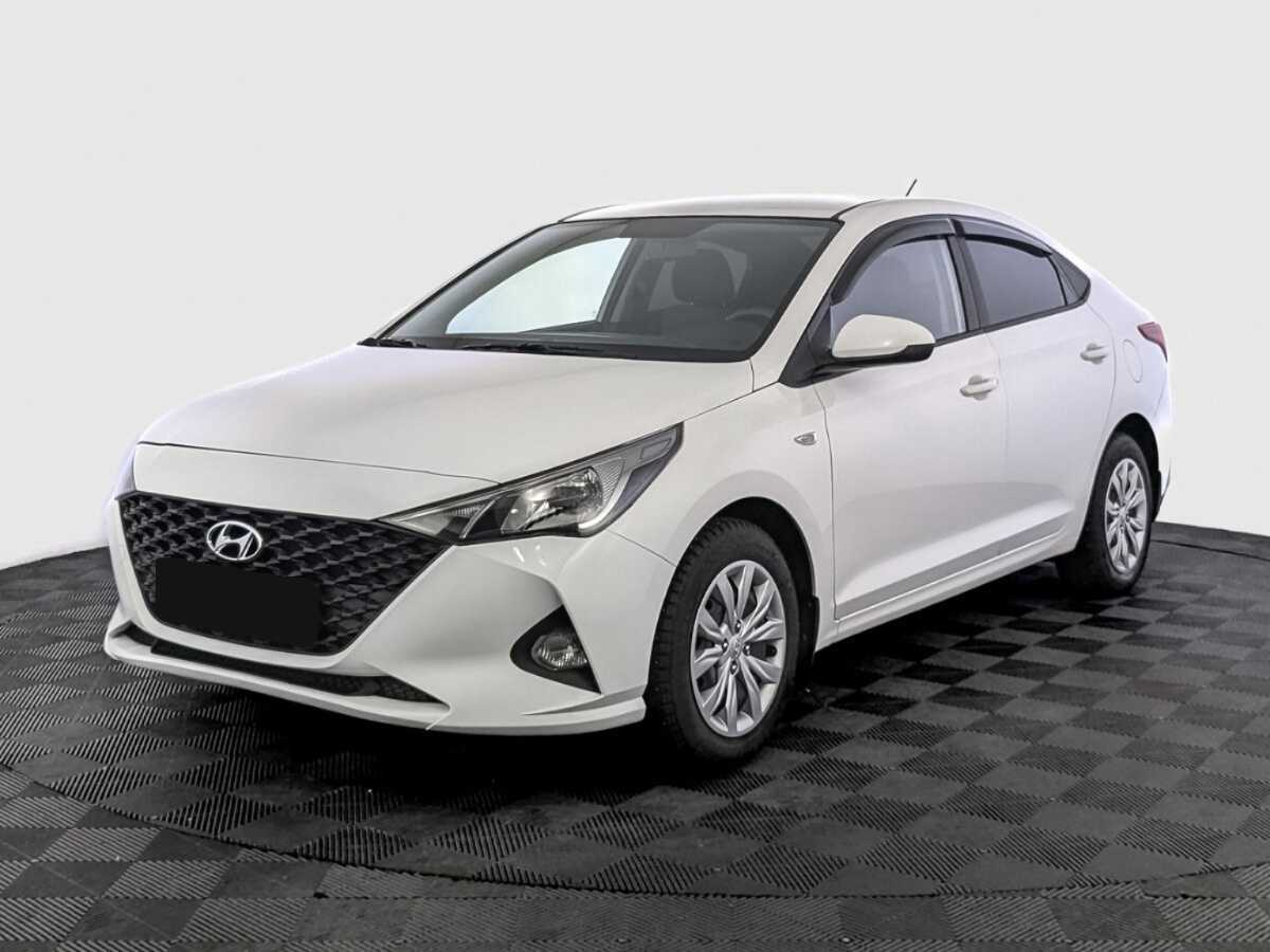 Hyundai Solaris 2022 года с пробегом. Посмотреть фото