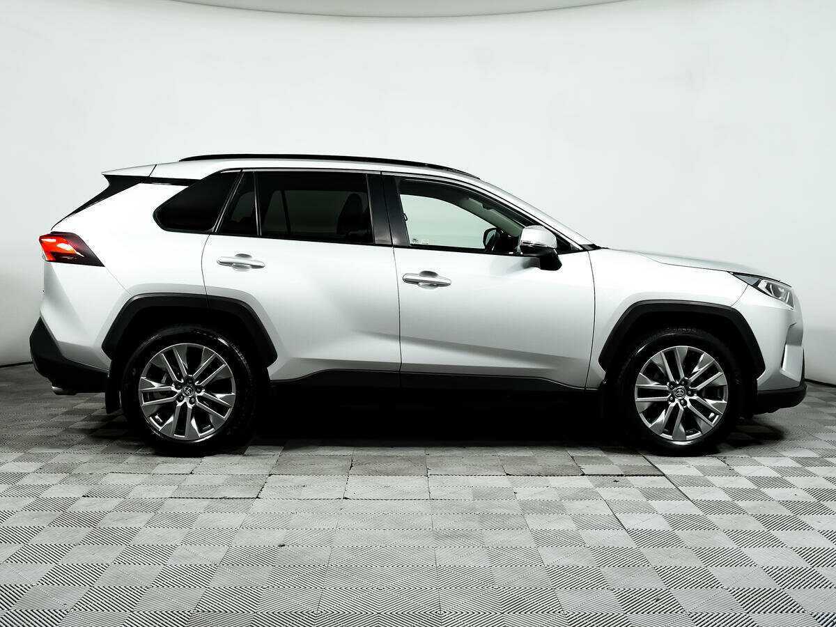 Toyota RAV4 2020 года с пробегом. Фото: #3