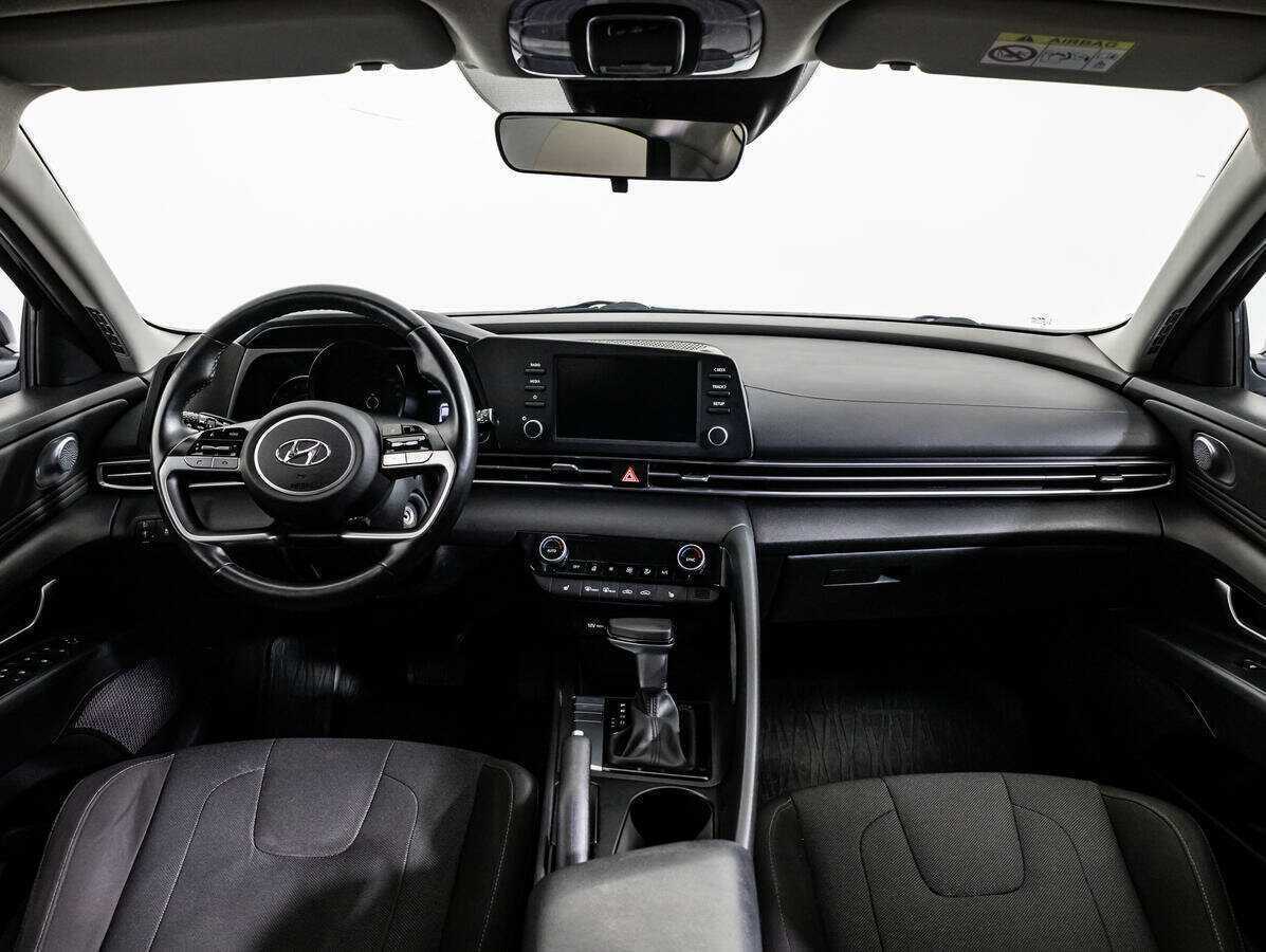 Hyundai Elantra 2020 года с пробегом. Фото: #12