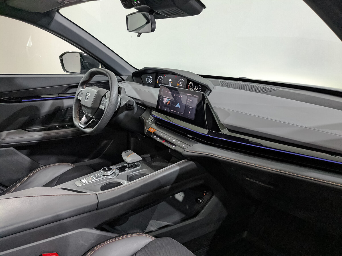 Changan UNI-V 2023 года с пробегом. Фото: #12