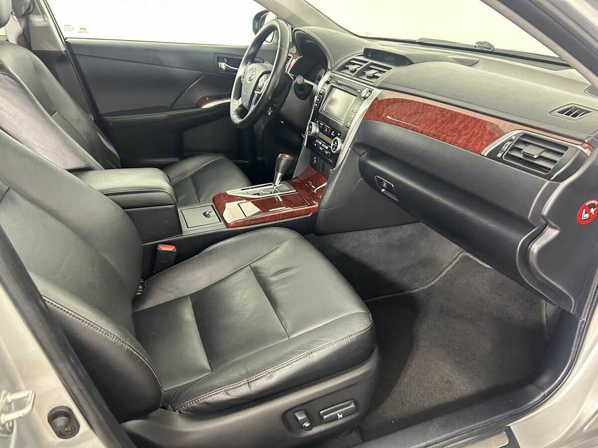 Toyota Camry 2013 года с пробегом. Фото: #13