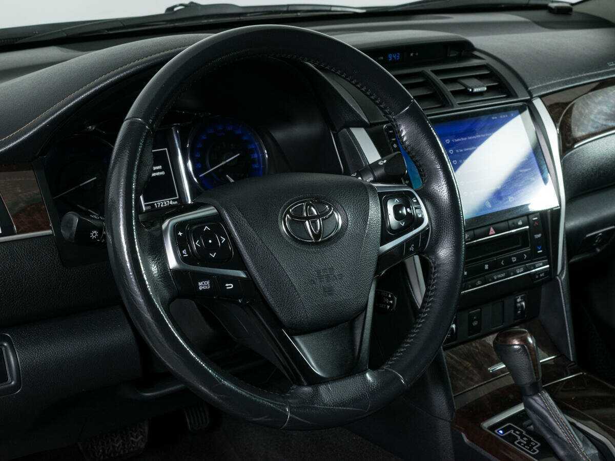 Toyota Camry 2017 года с пробегом. Фото: #12