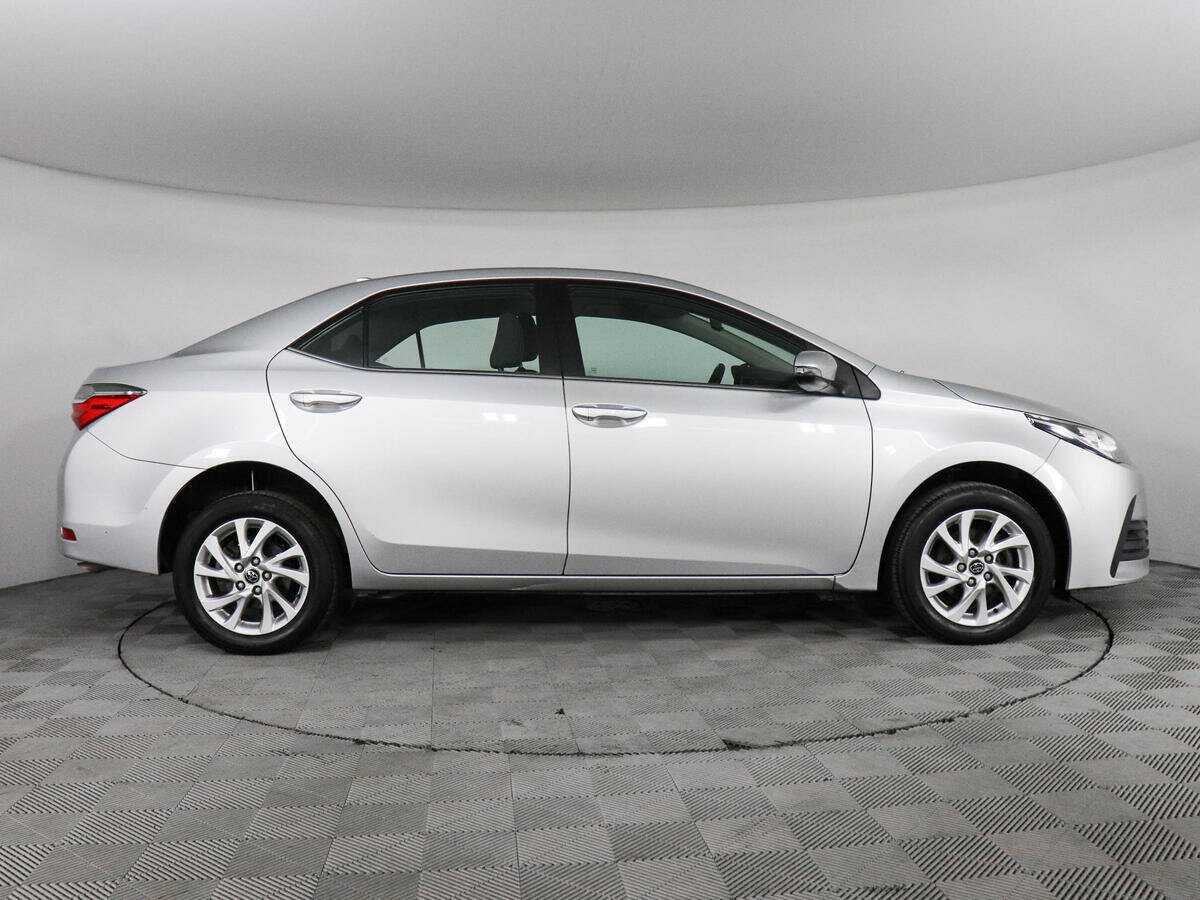 Toyota Corolla 2017 года с пробегом. Фото: #3