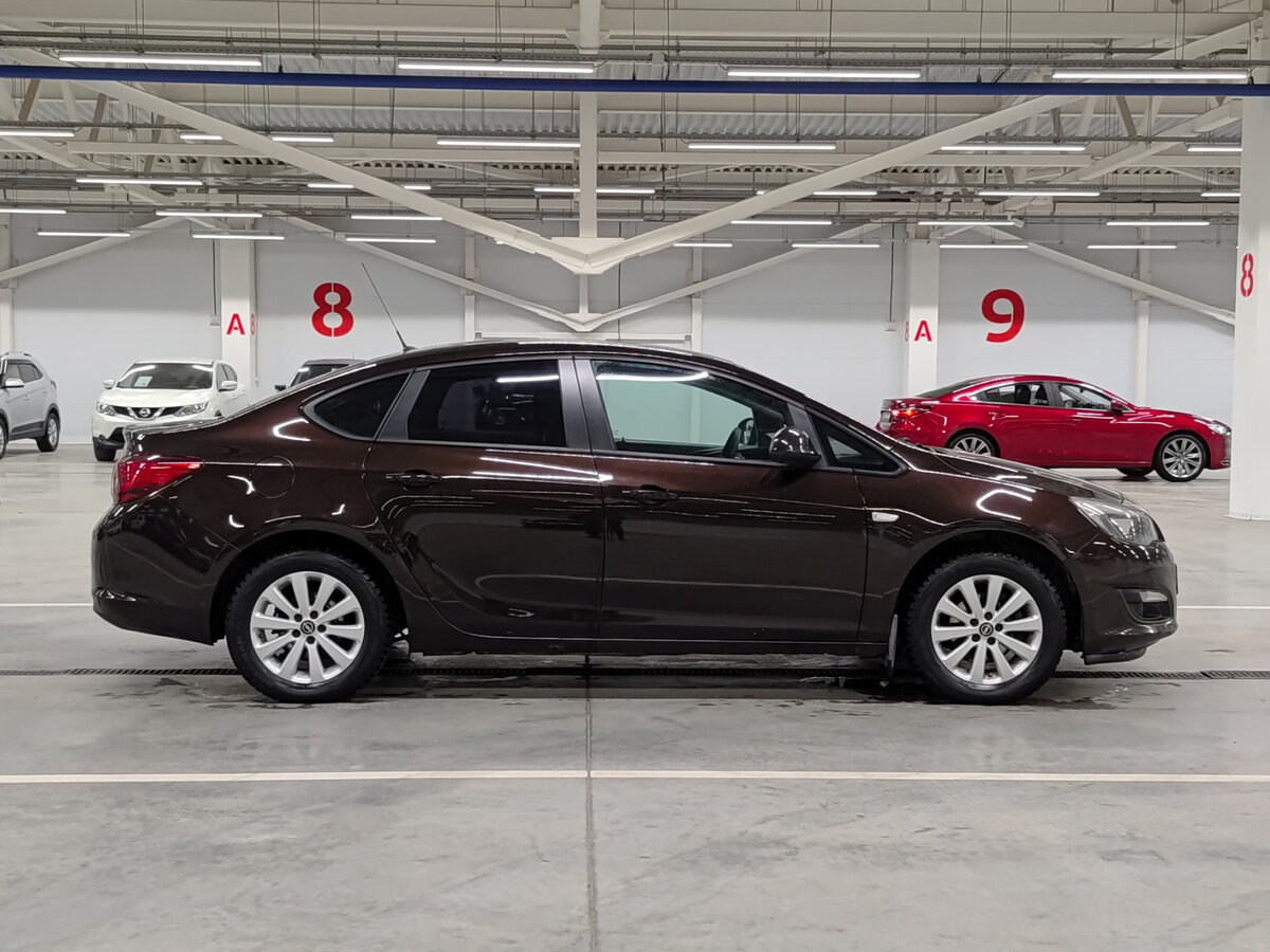 Opel Astra 2014 года с пробегом. Фото: #3