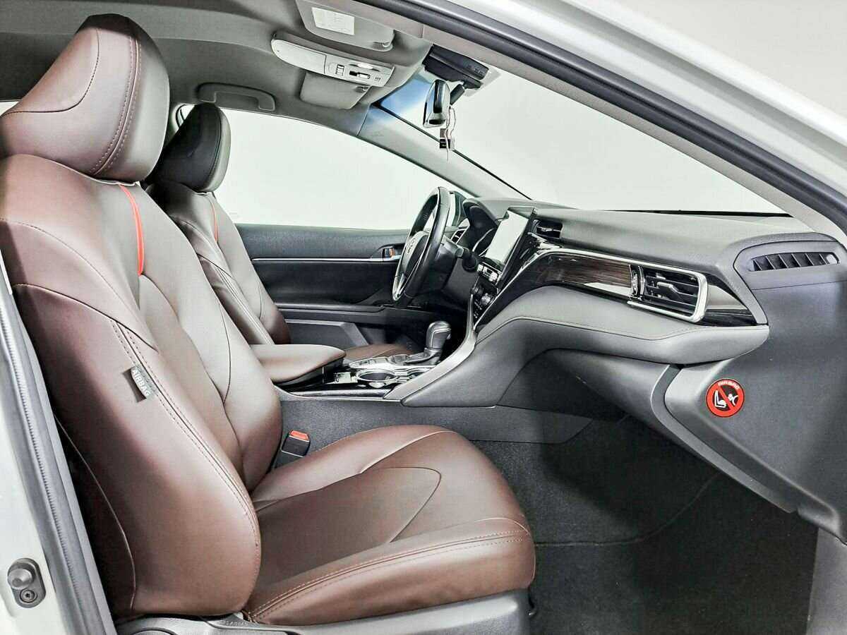 Toyota Camry 2019 года с пробегом. Фото: #8