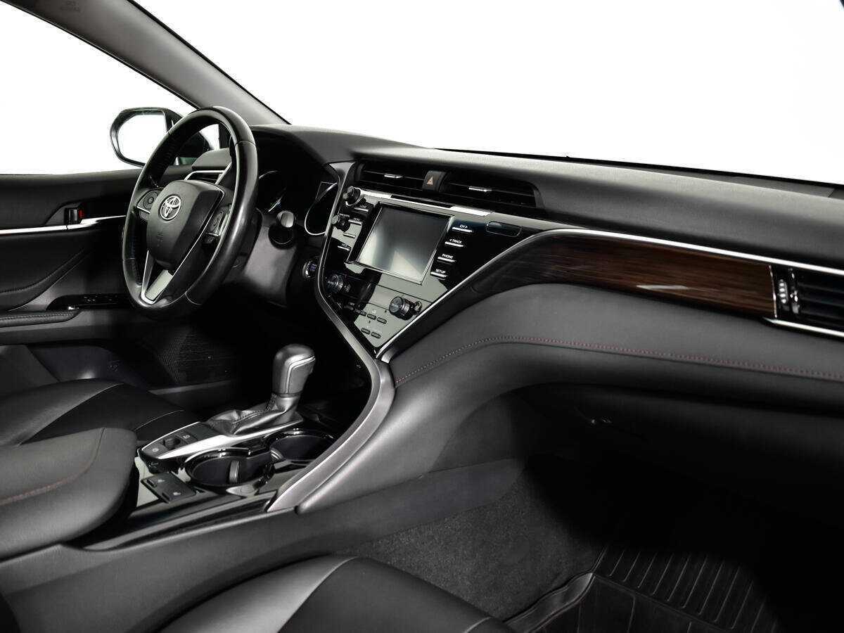 Toyota Camry 2019 года с пробегом. Фото: #8