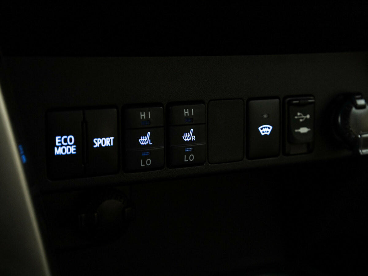 Toyota RAV4 2017 года с пробегом. Фото: #17