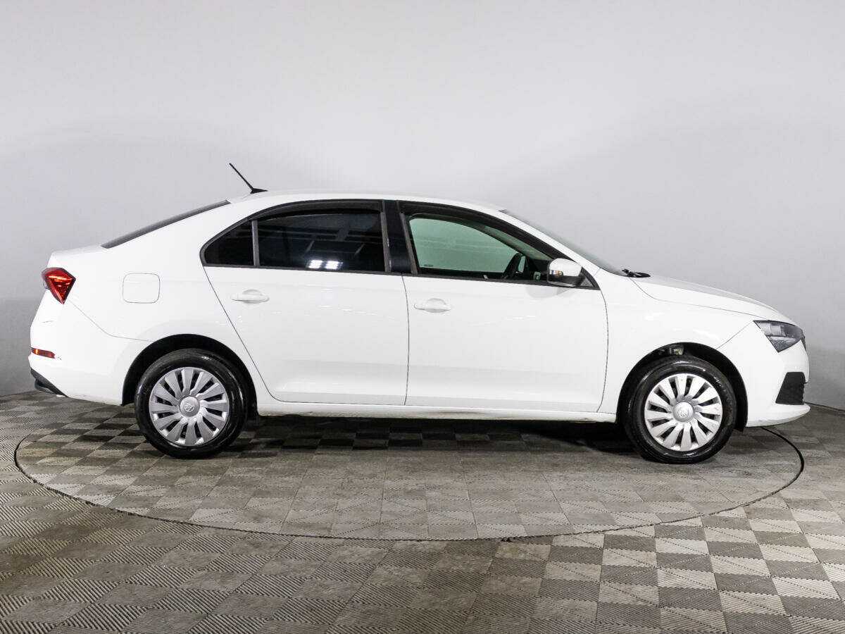Skoda Rapid 2021 года с пробегом. Фото: #3