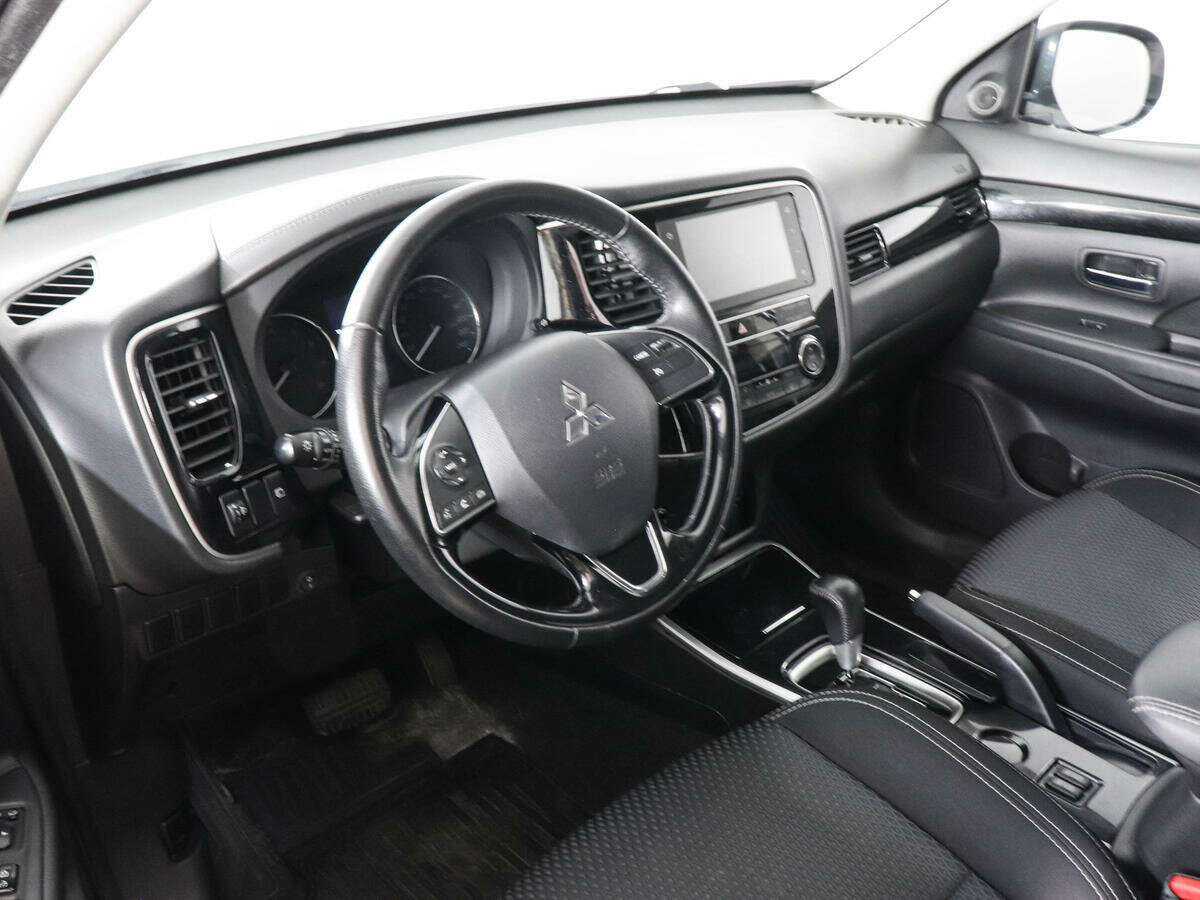 Mitsubishi Outlander 2019 года с пробегом. Фото: #8