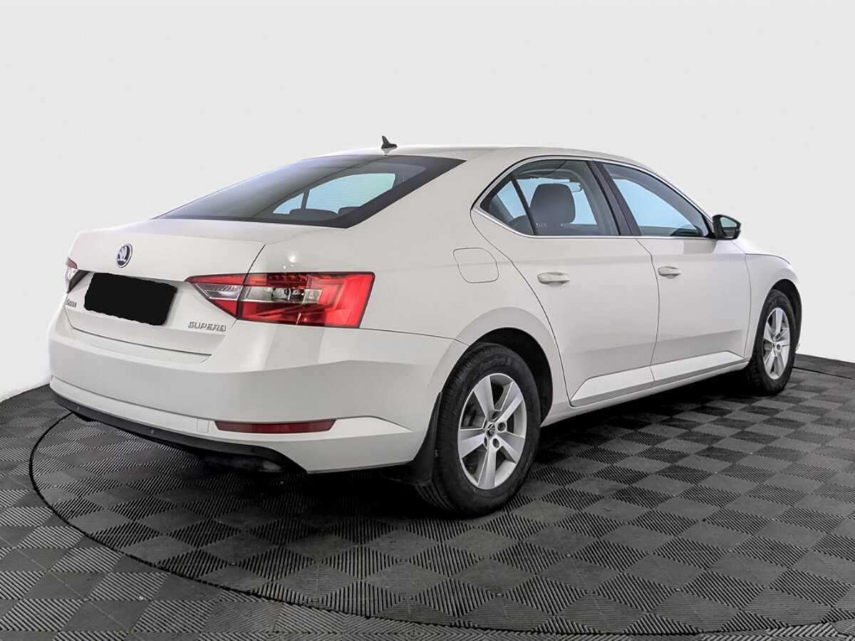 Skoda Superb 2017 года с пробегом. Фото: #4