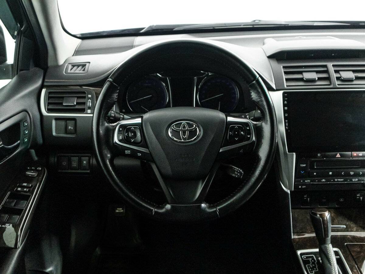 Toyota Camry 2017 года с пробегом. Фото: #20