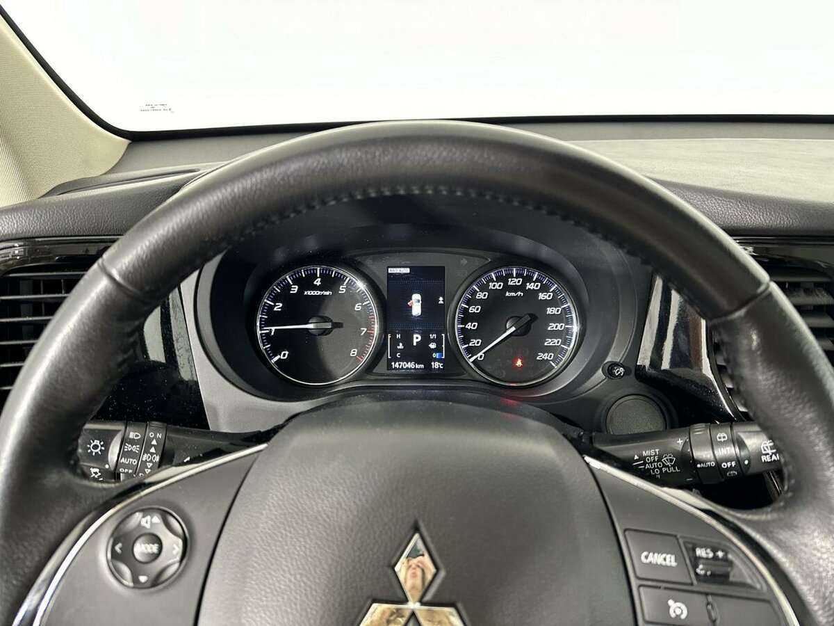 Mitsubishi Outlander 2017 года с пробегом. Фото: #10