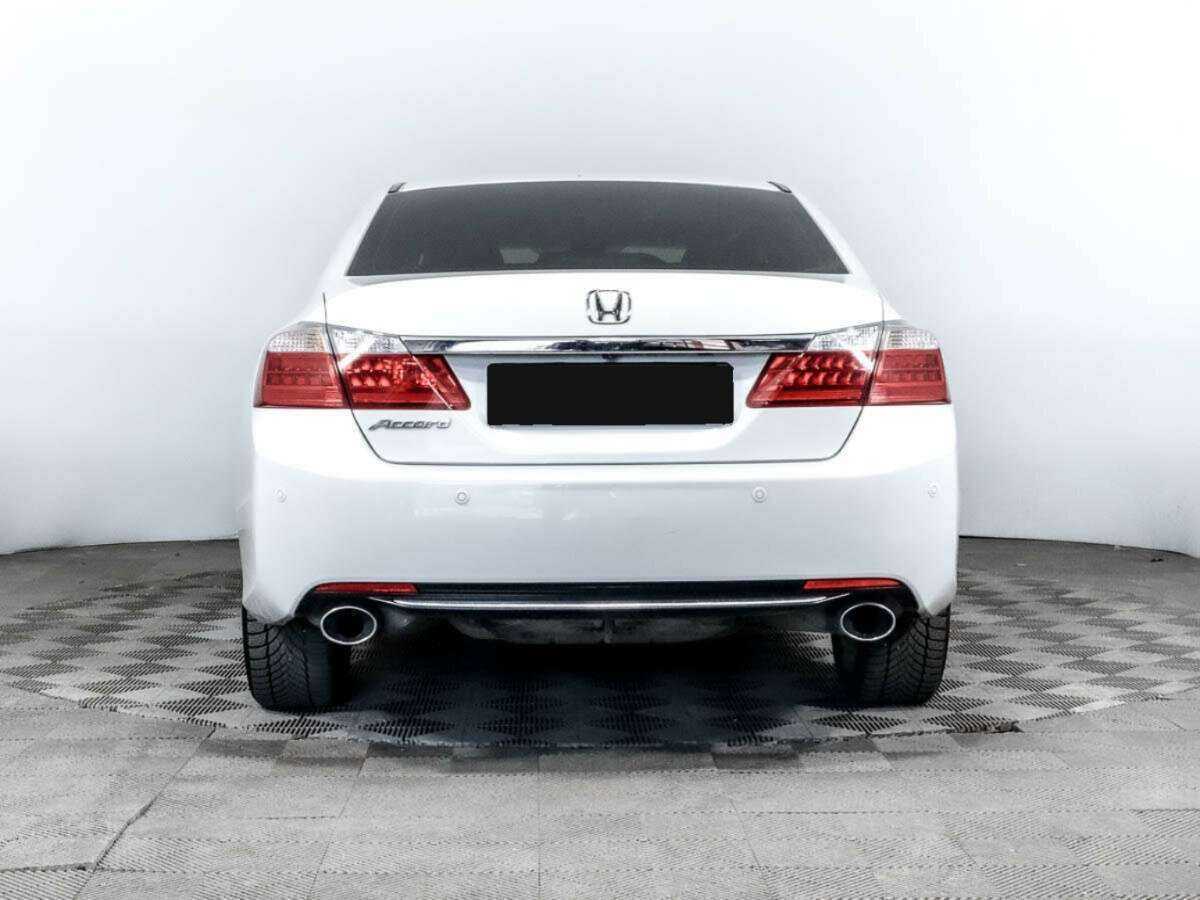 Honda Accord 2013 года с пробегом. Фото: #4