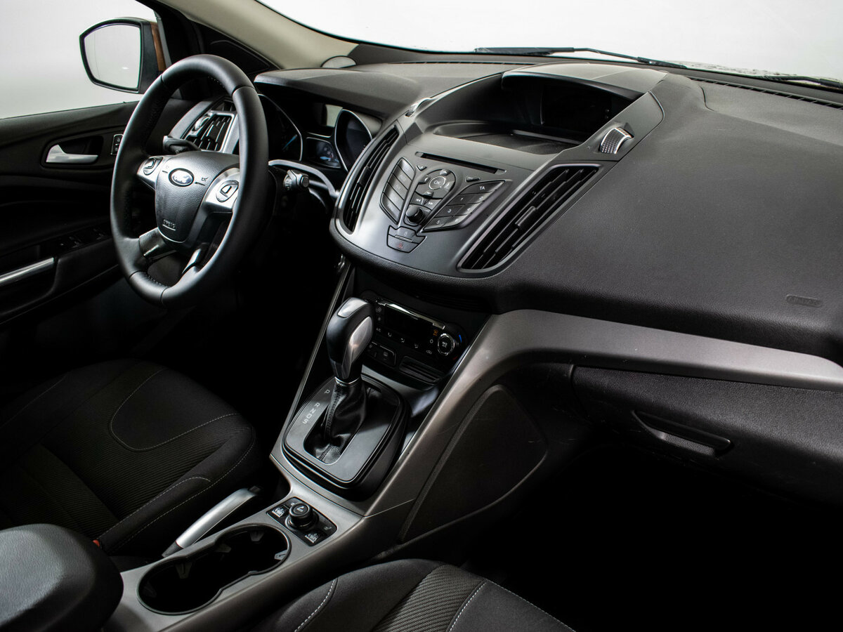 Ford Kuga 2015 года с пробегом. Фото: #9