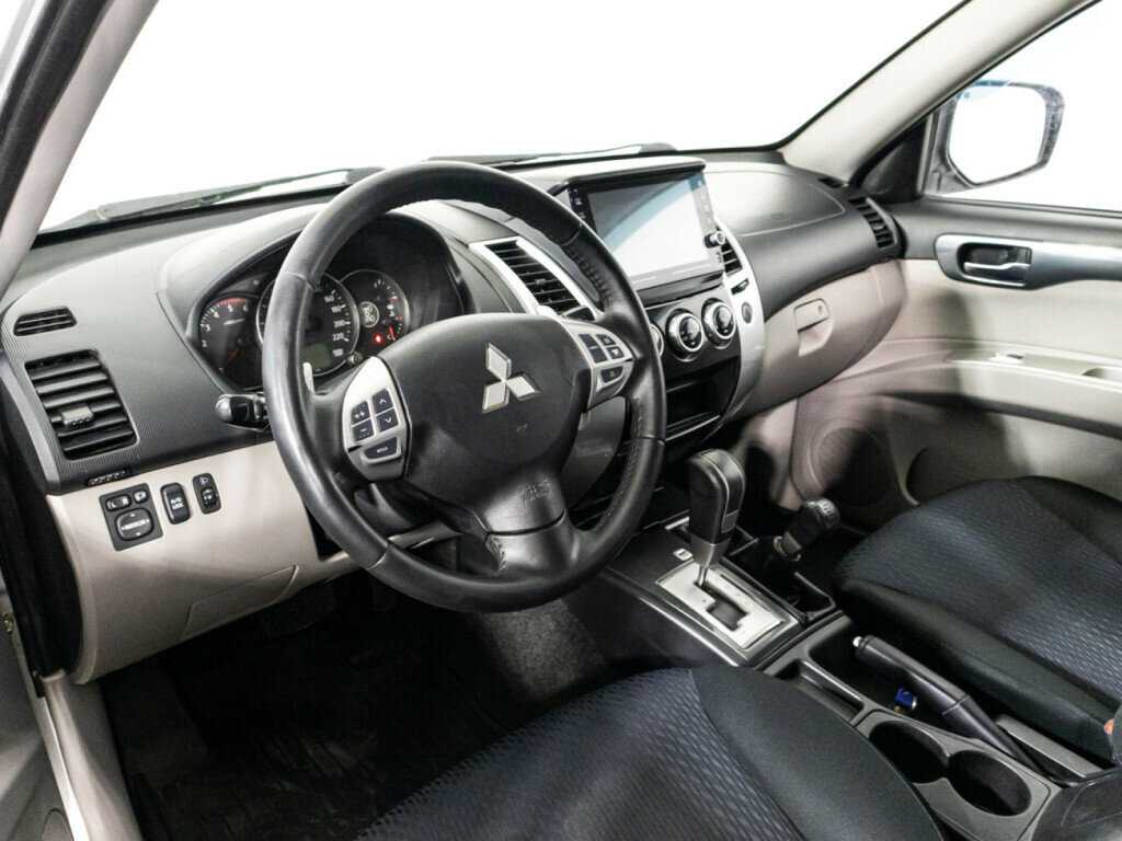 Mitsubishi Pajero Sport 2014 года с пробегом. Фото: #10