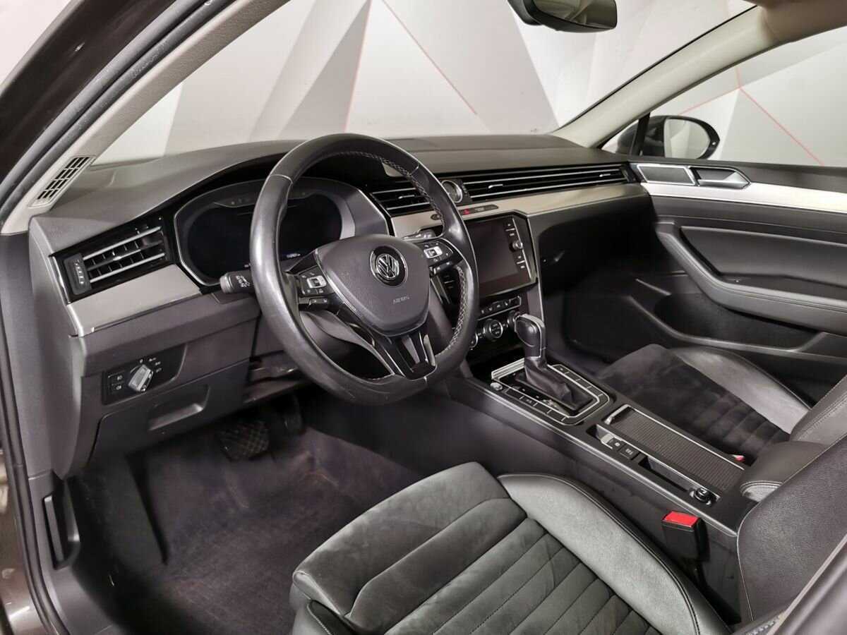 Volkswagen Passat 2018 года с пробегом. Фото: #13