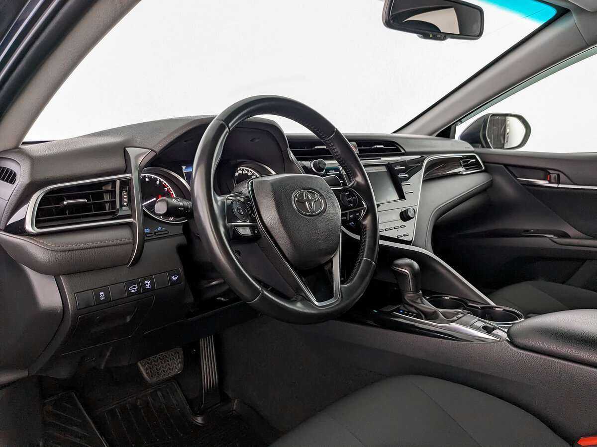 Toyota Camry 2020 года с пробегом. Фото: #13