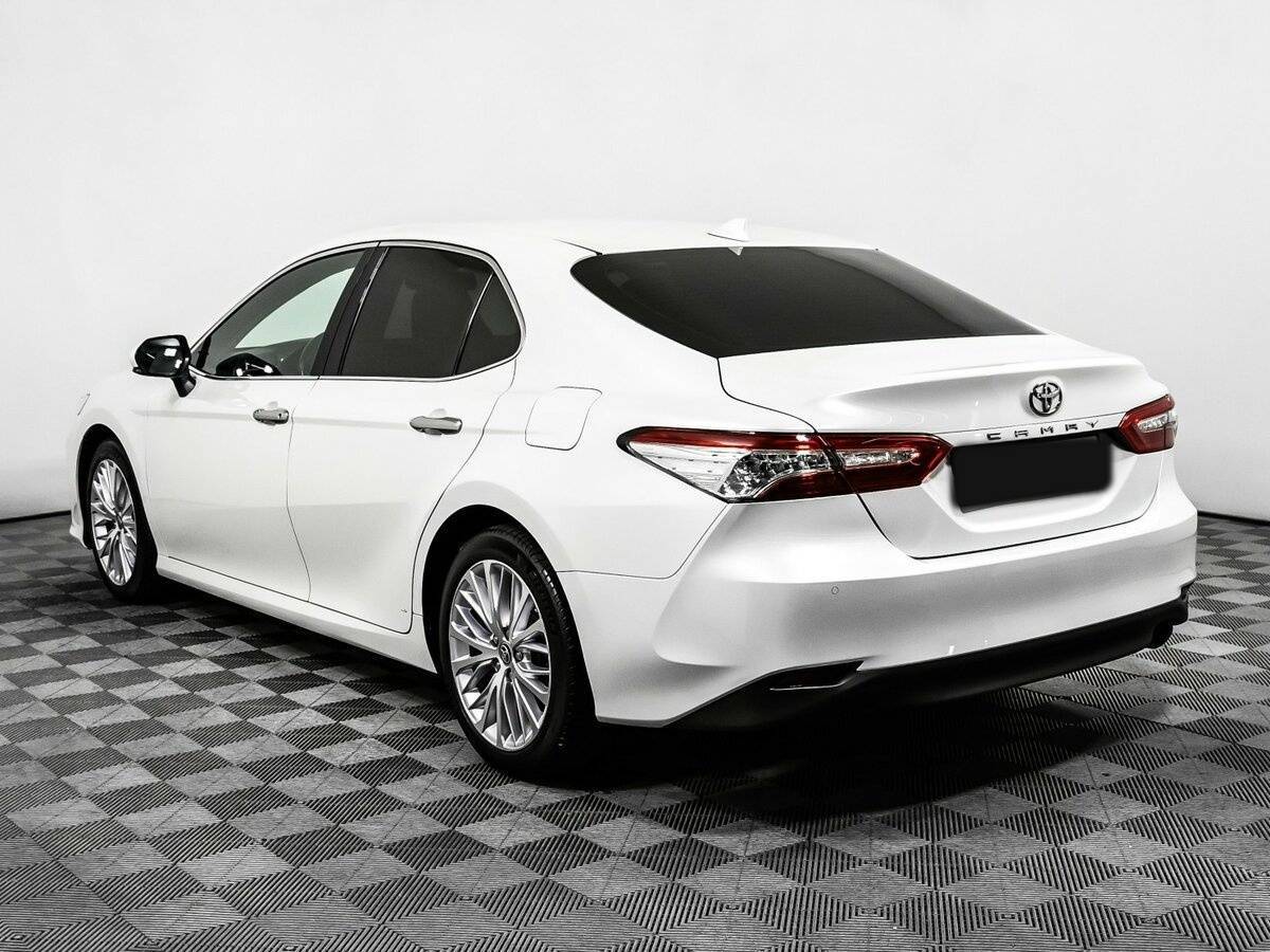 Toyota Camry 2020 года с пробегом. Фото: #6