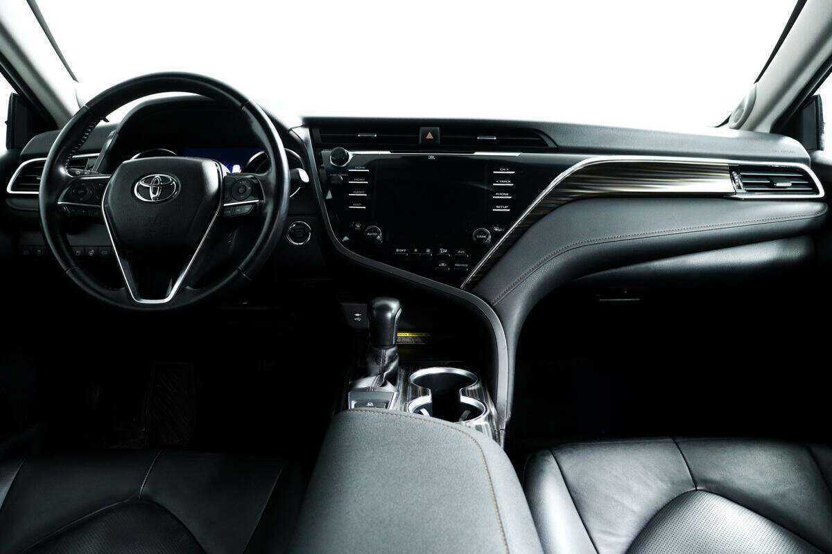 Toyota Camry 2018 года с пробегом. Фото: #10