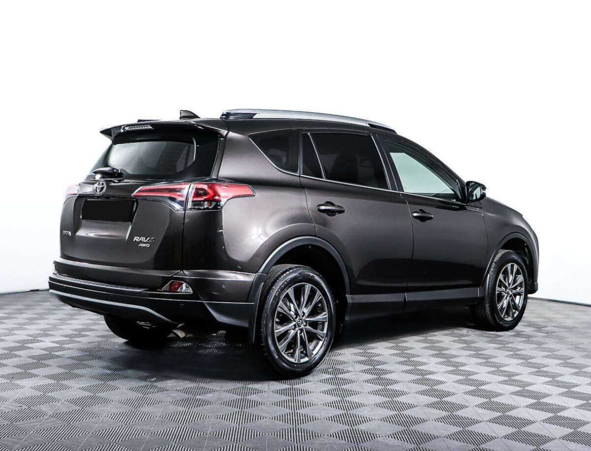 Toyota RAV4 2018 года с пробегом. Фото: #4