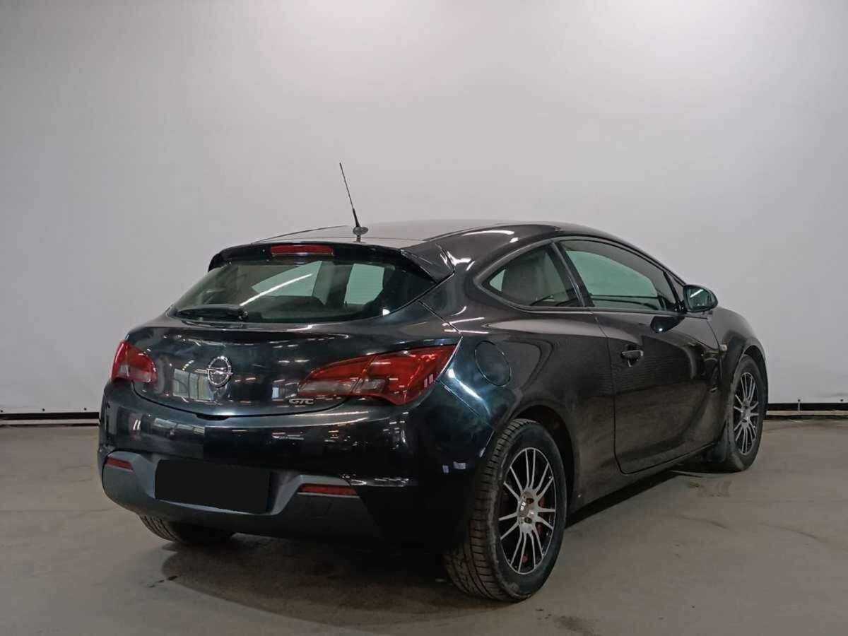 Opel Astra 2012 года с пробегом. Фото: #4