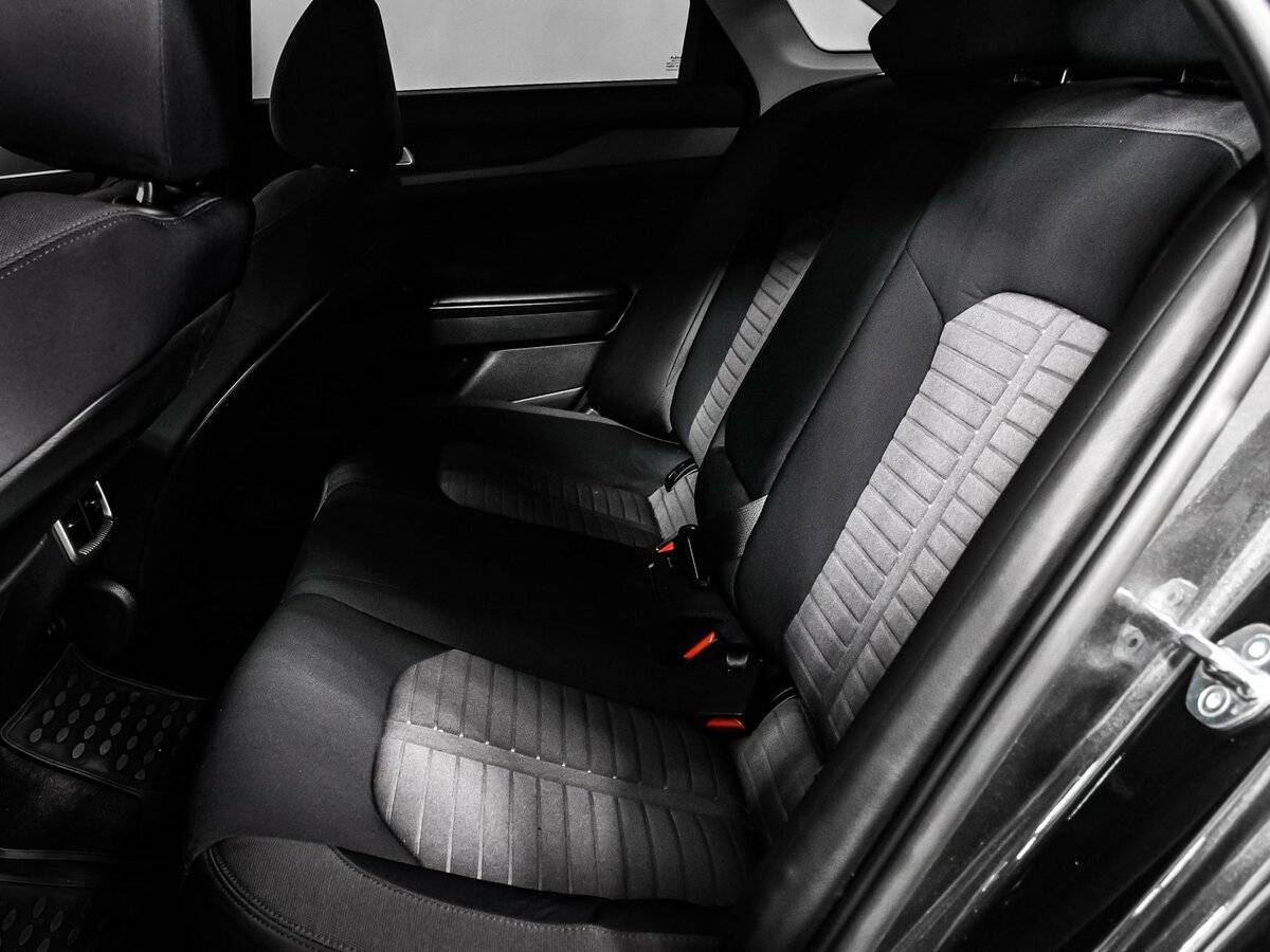 Kia K5 2023 года с пробегом. Фото: #12