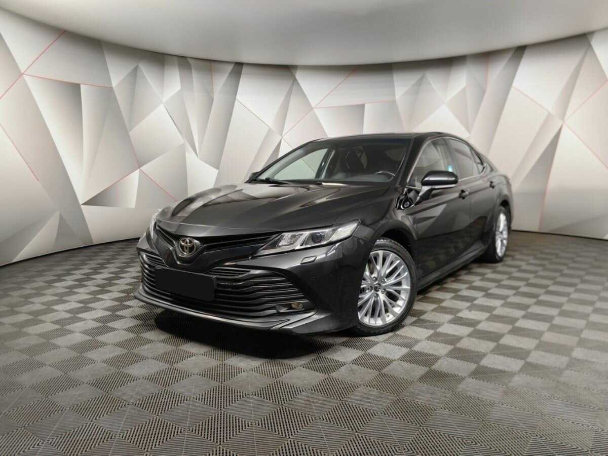 Toyota Camry 2019 года с пробегом. Посмотреть фото