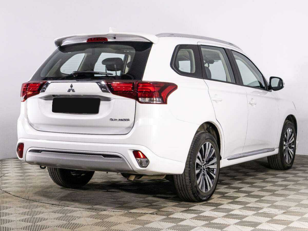 Mitsubishi Outlander 2022 года с пробегом. Фото: #3