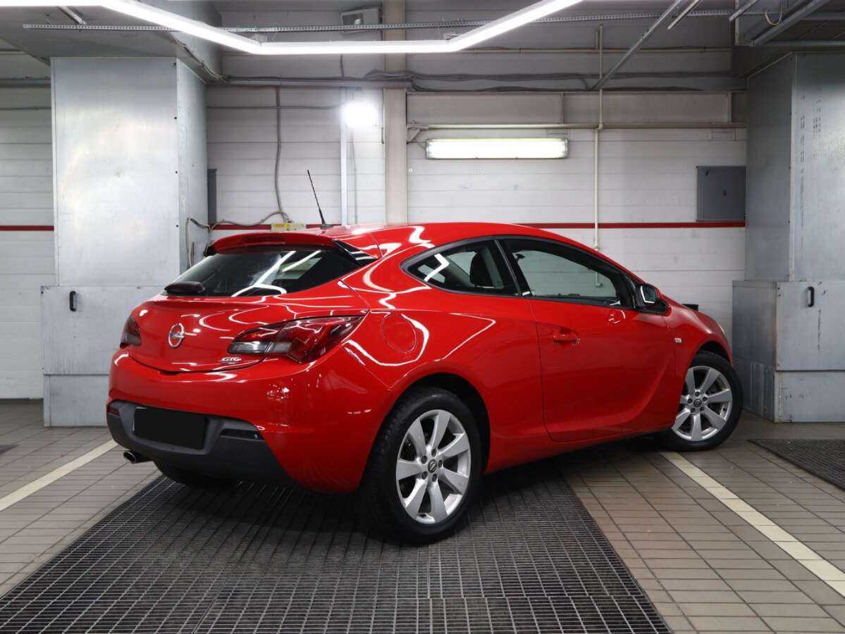 Opel Astra 2012 года с пробегом. Фото: #1