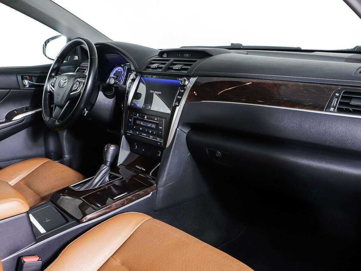 Toyota Camry 2017 года с пробегом. Фото: #8