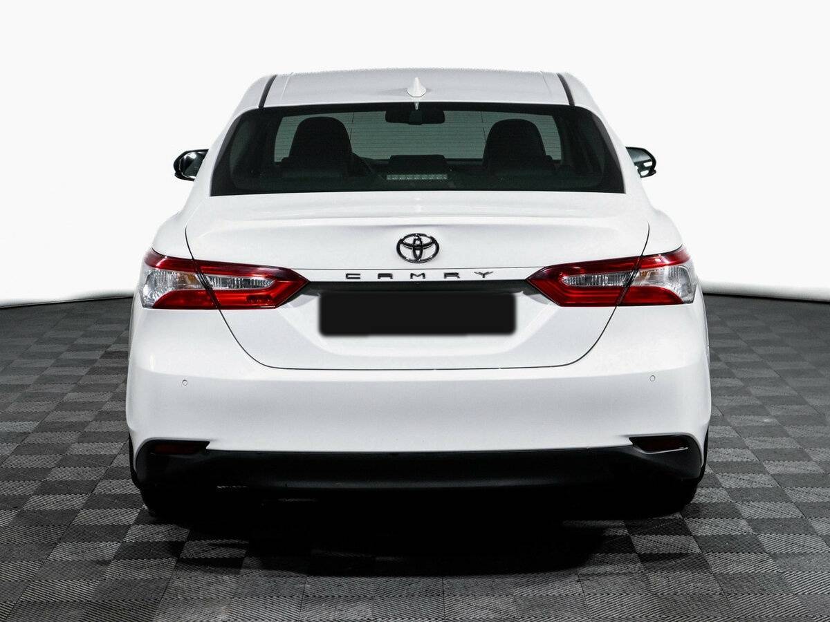 Toyota Camry 2018 года с пробегом. Фото: #5